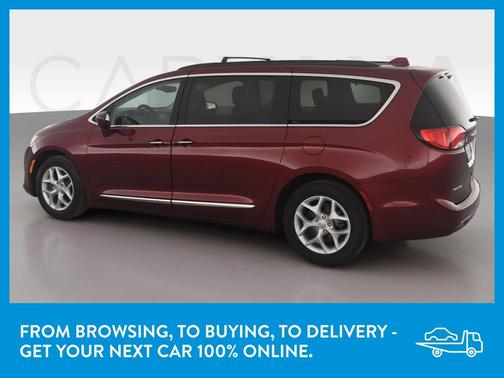 Photo 5 of 46 of 2017 Chrysler Pacifica Touring-L
