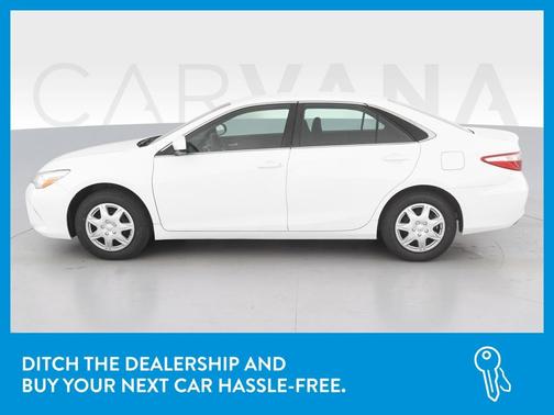 Photo 4 of 40 of 2017 Toyota Camry LE