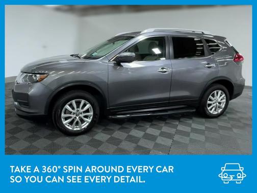 Photo 3 of 39 of 2017 Nissan Rogue SV