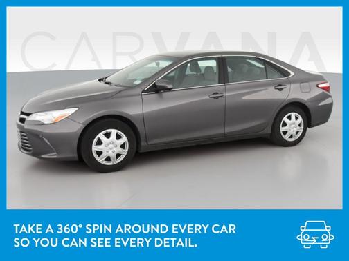 Photo 3 of 42 of 2015 Toyota Camry LE