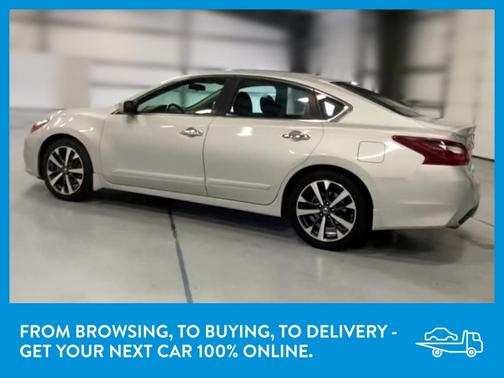 Photo 5 of 33 of 2017 Nissan Altima 2.5 SR