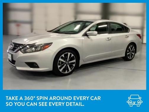 Photo 3 of 33 of 2017 Nissan Altima 2.5 SR