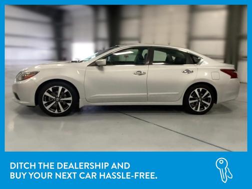 Photo 4 of 33 of 2017 Nissan Altima 2.5 SR
