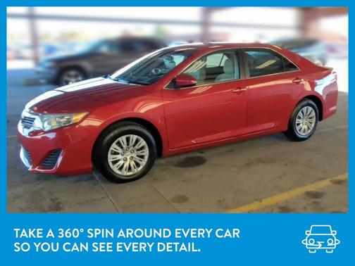 Photo 3 of 34 of 2014 Toyota Camry L