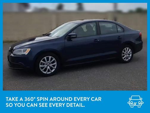 Photo 3 of 33 of 2012 Volkswagen Jetta SE
