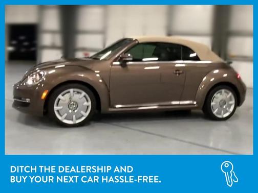 Photo 4 of 36 of 2015 Volkswagen Beetle 2.0L TDI