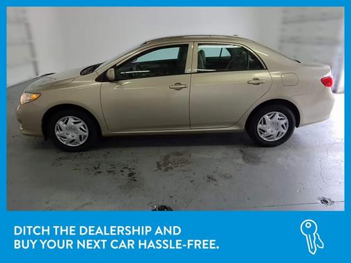 Photo 4 of 41 of 2010 Toyota Corolla LE