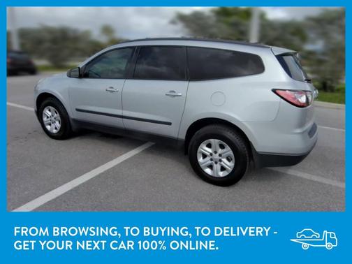 Photo 5 of 34 of 2015 Chevrolet Traverse LS