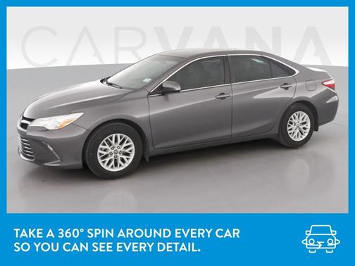 Photo 3 of 42 of 2016 Toyota Camry LE