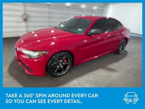 Photo 3 of 34 of 2019 Alfa Romeo Giulia Base