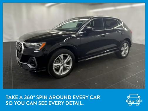 Photo 3 of 33 of 2020 Audi Q3 45 S line Premium