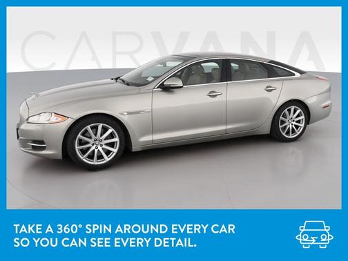 Photo 3 of 49 of 2011 Jaguar XJ Base