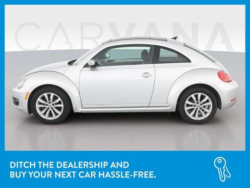 Photo 4 of 35 of 2013 Volkswagen Beetle 2.0L TDI