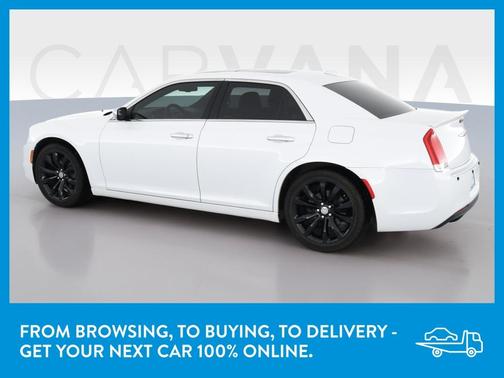 Photo 5 of 49 of 2015 Chrysler 300C Platinum