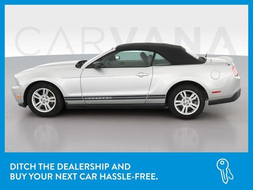 Photo 4 of 37 of 2010 Ford Mustang Premium
