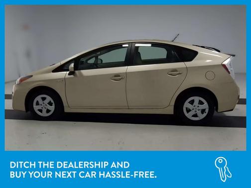 Photo 4 of 31 of 2011 Toyota Prius III