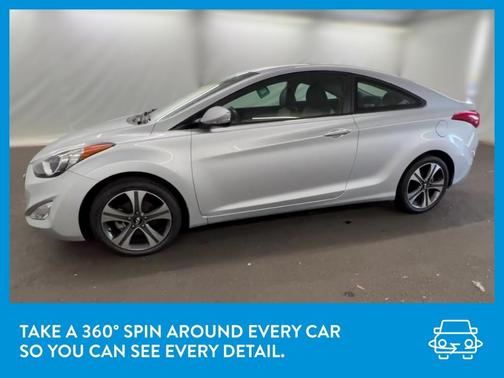 Photo 3 of 33 of 2013 Hyundai Elantra SE