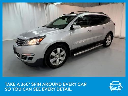 Photo 3 of 41 of 2016 Chevrolet Traverse LTZ