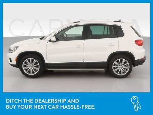 Photo 4 of 42 of 2012 Volkswagen Tiguan SE