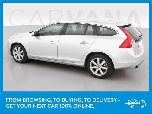Photo 5 of 43 of 2017 Volvo V60 T5 Premier