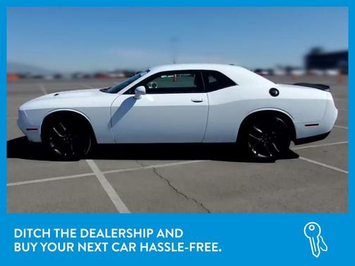 Photo 4 of 31 of 2019 Dodge Challenger SXT