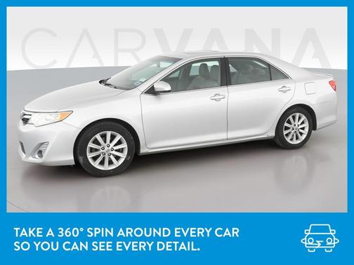 Photo 3 of 36 of 2012 Toyota Camry XLE