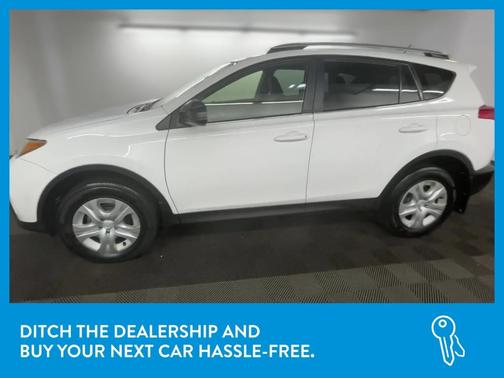 Photo 4 of 32 of 2014 Toyota RAV4 LE