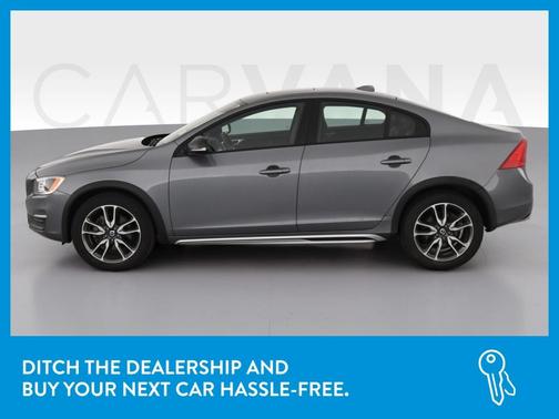 Photo 4 of 44 of 2016 Volvo S60 Cross Country T5 Platinum