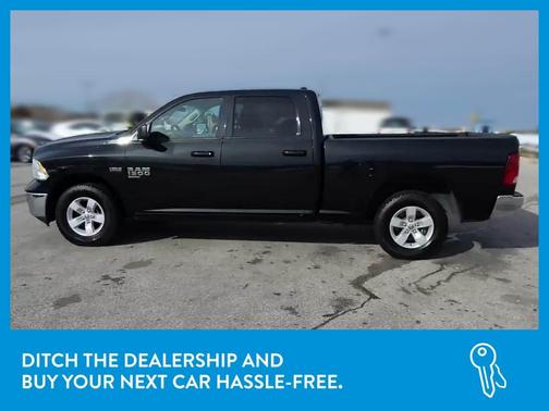 Photo 4 of 32 of 2019 RAM 1500 Classic SLT
