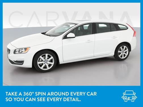 Photo 3 of 34 of 2016 Volvo V60 T5 Premier