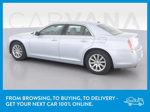 Photo 5 of 35 of 2013 Chrysler 300C Base