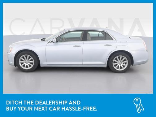 Photo 4 of 45 of 2013 Chrysler 300C Base