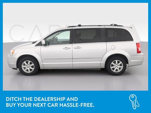 Photo 4 of 42 of 2010 Chrysler Town & Country Touring