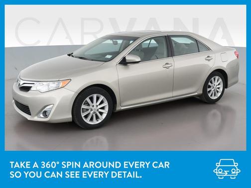 Photo 3 of 36 of 2013 Toyota Camry XLE