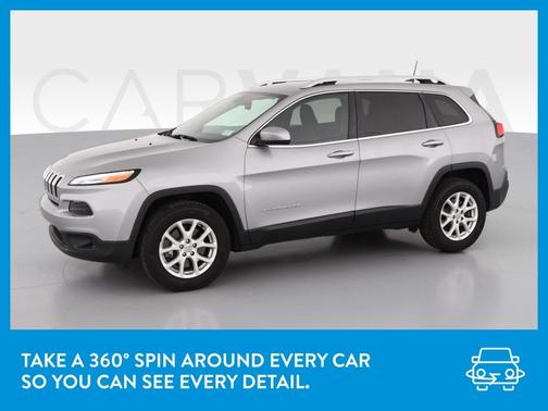 Photo 3 of 43 of 2017 Jeep Cherokee Latitude