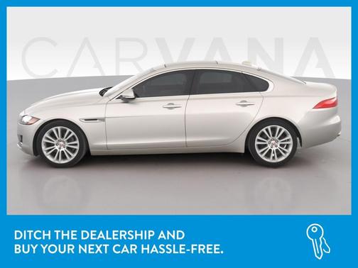 Photo 4 of 47 of 2017 Jaguar XF 20d Prestige