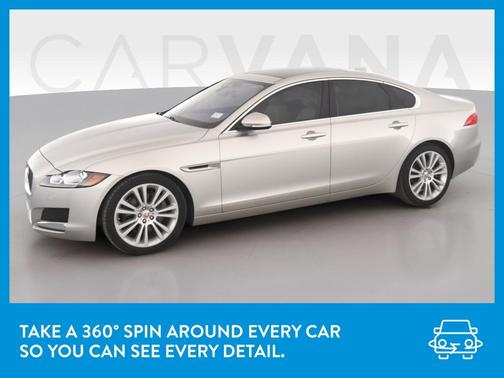 Photo 3 of 47 of 2017 Jaguar XF 20d Prestige