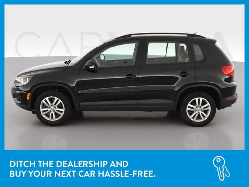 Photo 4 of 40 of 2016 Volkswagen Tiguan S