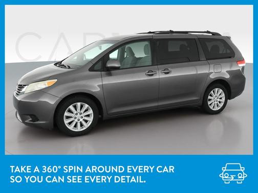 Photo 3 of 46 of 2011 Toyota Sienna LE