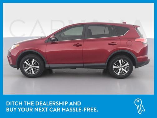Photo 4 of 42 of 2018 Toyota RAV4 XLE