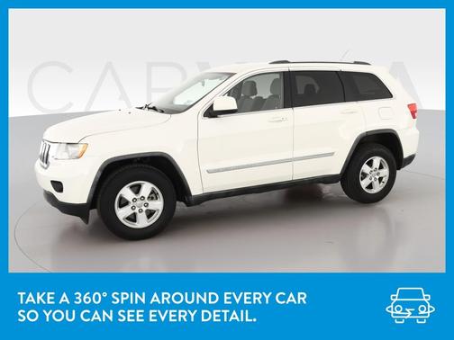 Photo 3 of 38 of 2011 Jeep Grand Cherokee Laredo