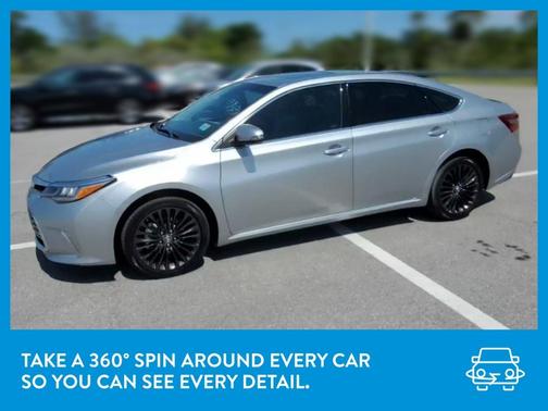 Photo 3 of 51 of 2017 Toyota Avalon XLE Touring