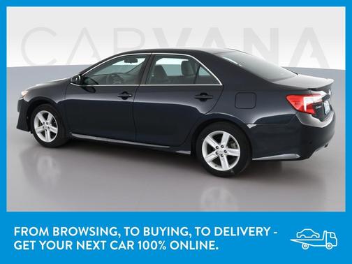 Photo 5 of 32 of 2014 Toyota Camry SE