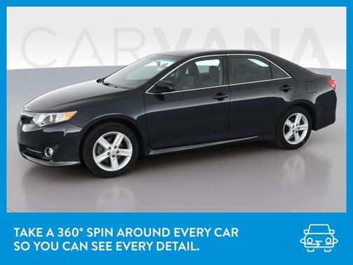 Photo 3 of 32 of 2014 Toyota Camry SE