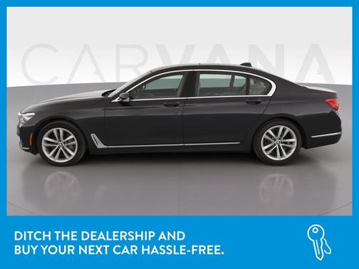 Photo 4 of 33 of 2016 BMW 750 i xDrive
