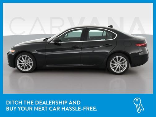 Photo 4 of 47 of 2017 Alfa Romeo Giulia Base
