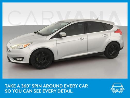 Photo 3 of 36 of 2016 Ford Focus Titanium