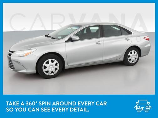 Photo 3 of 41 of 2015 Toyota Camry LE