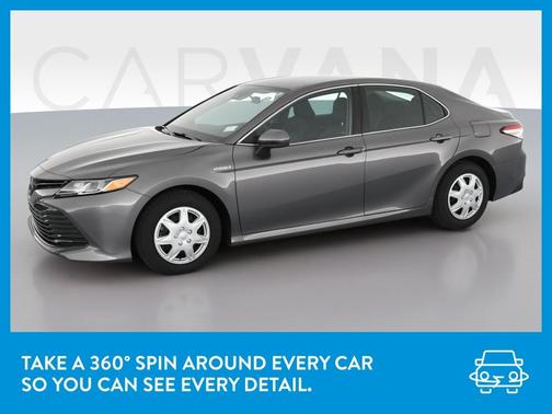 Photo 3 of 44 of 2018 Toyota Camry Hybrid LE