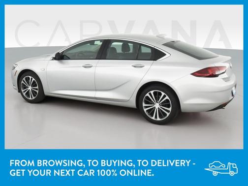 Photo 5 of 46 of 2018 Buick Regal Sportback Essence